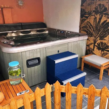 Quarto em Acomodações Particulares Sud Dore Avec Piscine En Saison Et En Supplement *