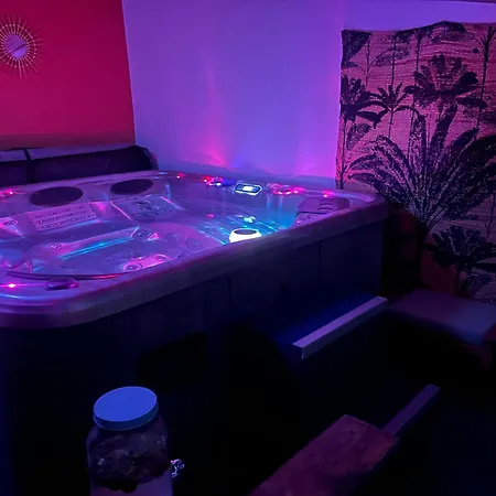 Habitación en casa particular Et Sud Doré Avec Piscine En Saison Paulhan